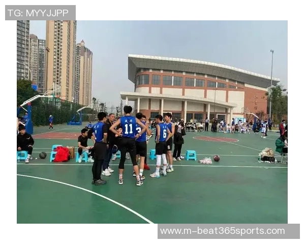 成都篮球队在邀请赛中以68分稳居积分榜首位展现强劲实力