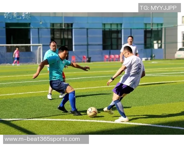 重庆足球队耐力探秘展现拼搏精神与团队协作的力量 重庆足球队耐力探秘展现拼搏精神与团队协作的力量